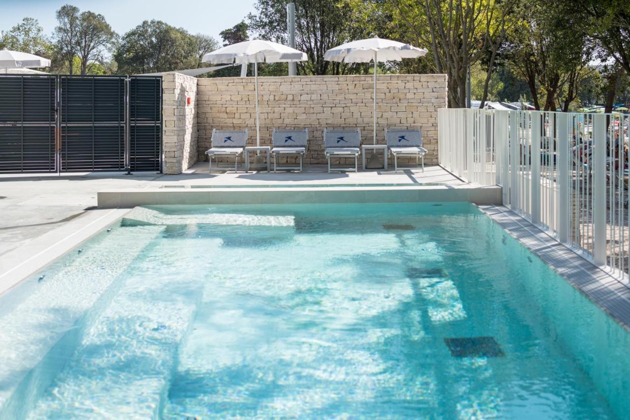 Falkensteiner Premium Mobile Homes And Camping Zara Esterno foto The pool at the 2012 Australian Open