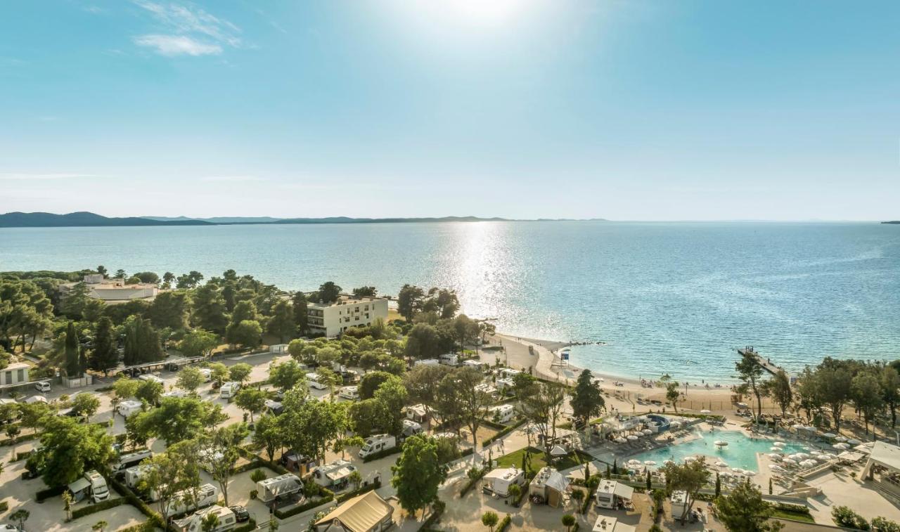 Falkensteiner Premium Mobile Homes And Camping Zara Esterno foto View of the bay