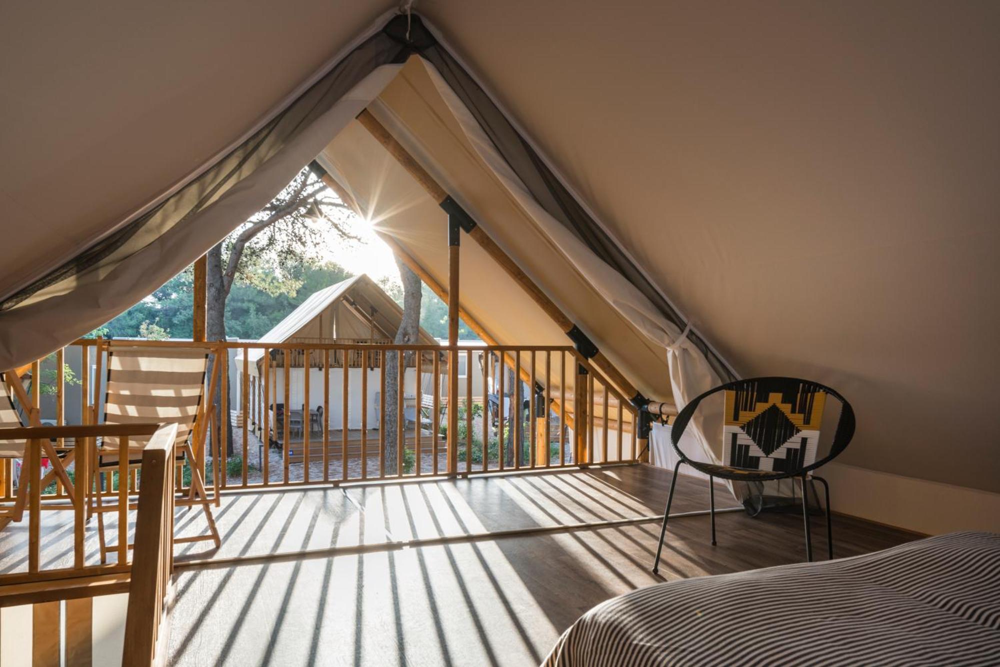 Falkensteiner Premium Mobile Homes And Camping Zara Camera foto Interior of a tent at the resort